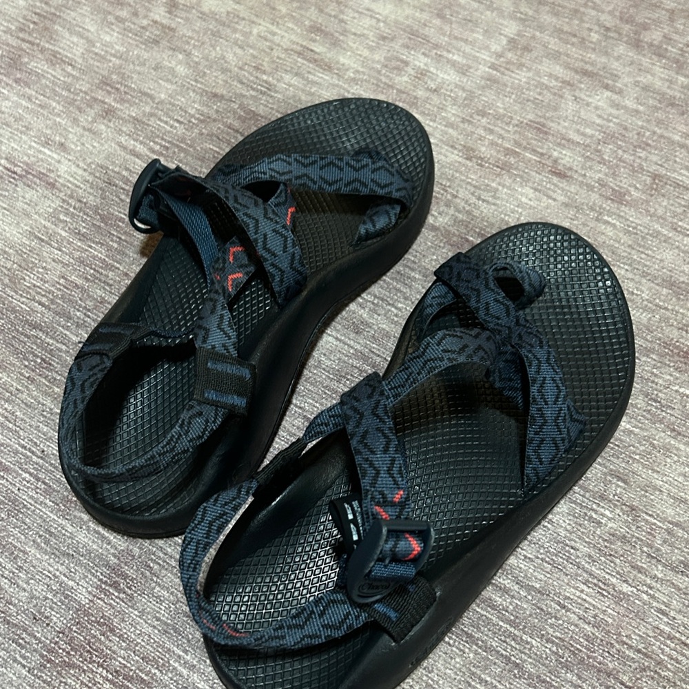 Men's adjustable strap Z/2 Chaco sandals stepped navy w bright salmon underside